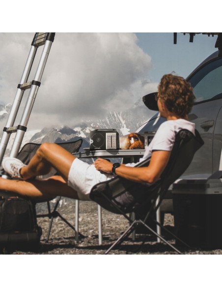 RETOO E659 portable radio in use during outdoor camping trip