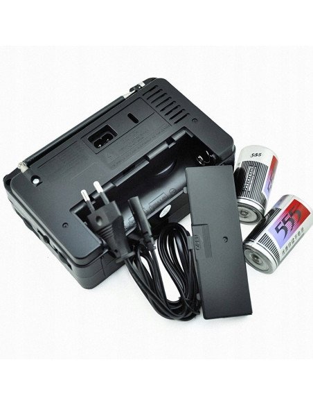 RETOO E659 rear view with power cord and R20 batteries